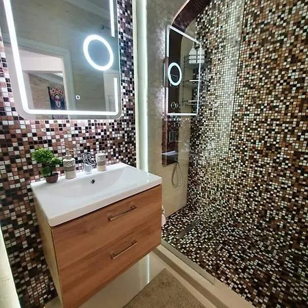 Unique Luxury * Navodari