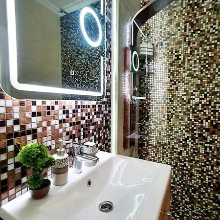 Unique Luxury *