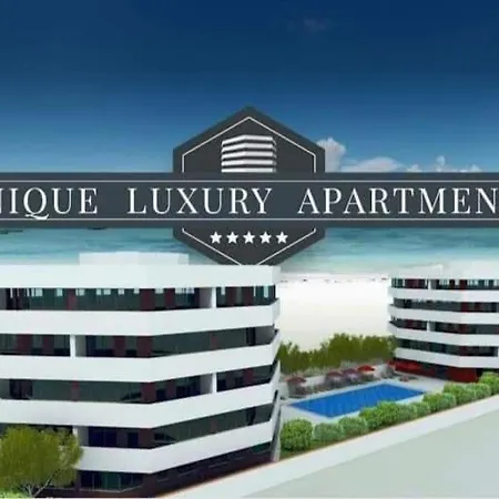 Unique Luxury 아파트